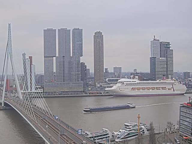 Aankomst ms Ambience aan Cruise Terminal Rotterdam